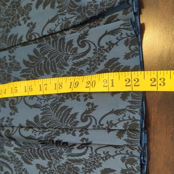 Smart Set size 3 brocade skirt - Picture 5 of 5